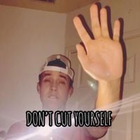 Deaf Pap&iacute; - Don't Cut Yourself