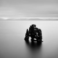 Ian Hawgood & Giulio Aldinucci - Consequence Shadows