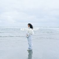 Isab&egrave;l Usher - Astronaut