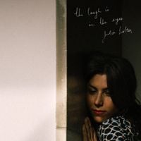 Julia Holter - The Laugh Is in the Eyes