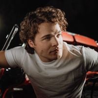 Max McNown - Better Me For You (Brown Eyes)