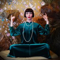 Qveen Herby - Medicine Woman