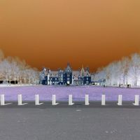 Field Beam - Enter the Mansion