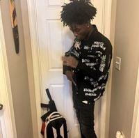 Pradabagshawty - The Prada Files 3