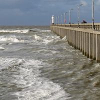 Ithurtstowalk - Man Across The Sea