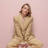 Elizabete Gaile - Bez atvadām uz Miera ielas