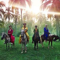 SOFI TUKKER - Playa Grande
