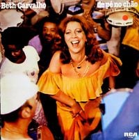 Beth Carvalho - De P&eacute; No Ch&atilde;o