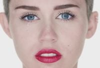Miley Cyrus - Wrecking Ball