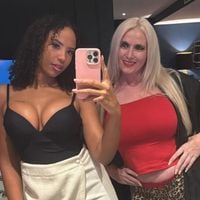 IrisQueen - Batra Tussen Me Boobs