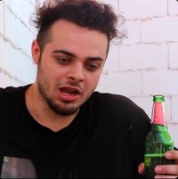 Codrin Bradea - Simt nevoia să consum alcool de dimineață
