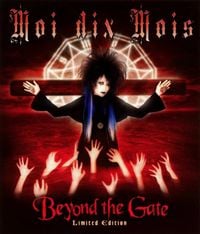 Moi dix Mois - Beyond the Gate
