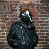 Sudakistan - Caballo Negro