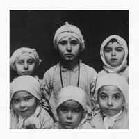 Woodkid & Nils Frahm - Ellis