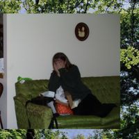 Bexley Moms - Couch Surfin&rsquo; USA