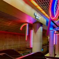 Limousine - &Omega;MEGA MALL X