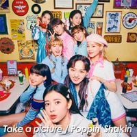 NiziU - Take a picture / Poppin' Shakin'