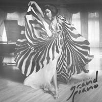 Nicki Minaj - Grand Piano