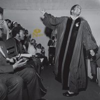 Pastor T.L. Barrett - I Shall Wear a Crown