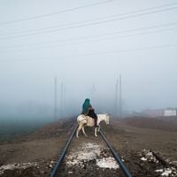 Abdullah Miniawy & HVAD - Notice a Tiny Scratch for the Blue Behind