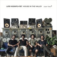 Luís Vicente - House in the Valley