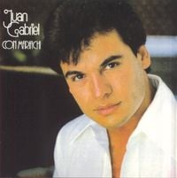 Juan Gabriel - Juan Gabriel con mariachi