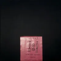 2+2=5 - Di cosa parliamo quando parliamo d'amore-odio