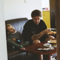 Гоня - Ні В Кут, Ні В Двері