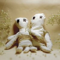 Deux Visages - Tethered