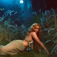Elley Duh&eacute; - PHOENIX