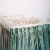 Nuxx - No Money