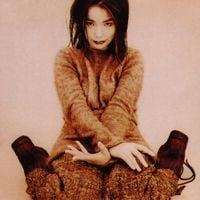 Bj&ouml;rk - Violently Happy