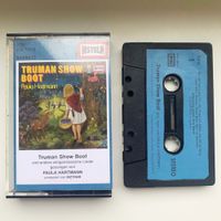 Paula Hartmann - Truman Show Boot