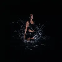 Paula Cendejas - TSUNAMI