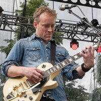 Low - Do You Know How to Waltz? (Live, Rock the Garden 2013)