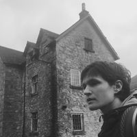 Adrianne Lenker - symbol