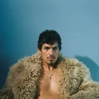 Omar Apollo - Less Of You