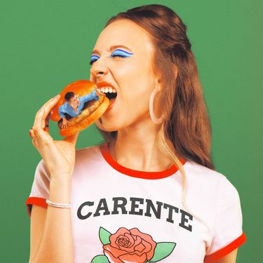 Isa Buzzi - Carente