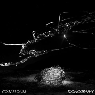 Collarbones - Iconography