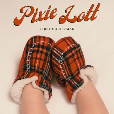 Pixie Lott - First Christmas