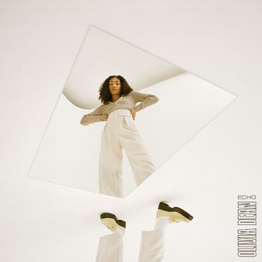 Olivia Dean - Echo