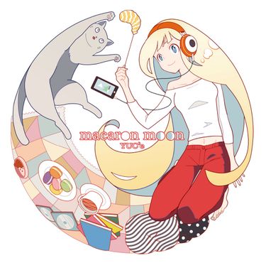 YUC'e - macaron moon