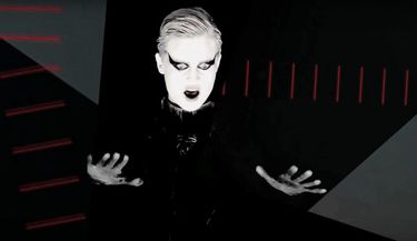 V - V
